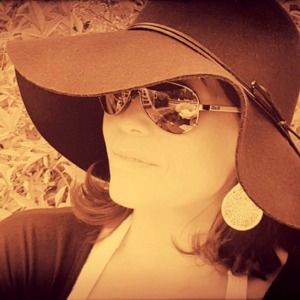 Meet your Posher, Bernadette